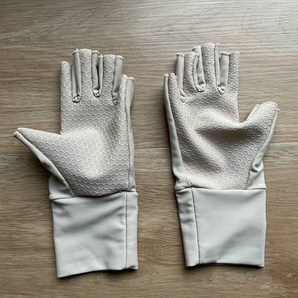 Solbari Fingerless Driving Gloves UPF50+ Sun Protection - Picture 3 of 5